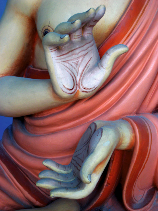Buddha’s Hands. Parmarth Niketan Ashram, Rishikesh, November 17, 2007 © 2015 Michael O’Neill/TASCHEN